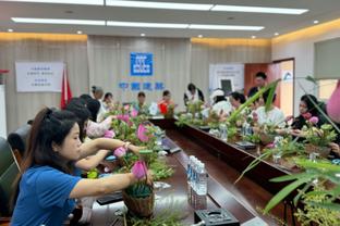 小蜘蛛本场数据：1次助攻，3解围3抢断，错失1次进球机会